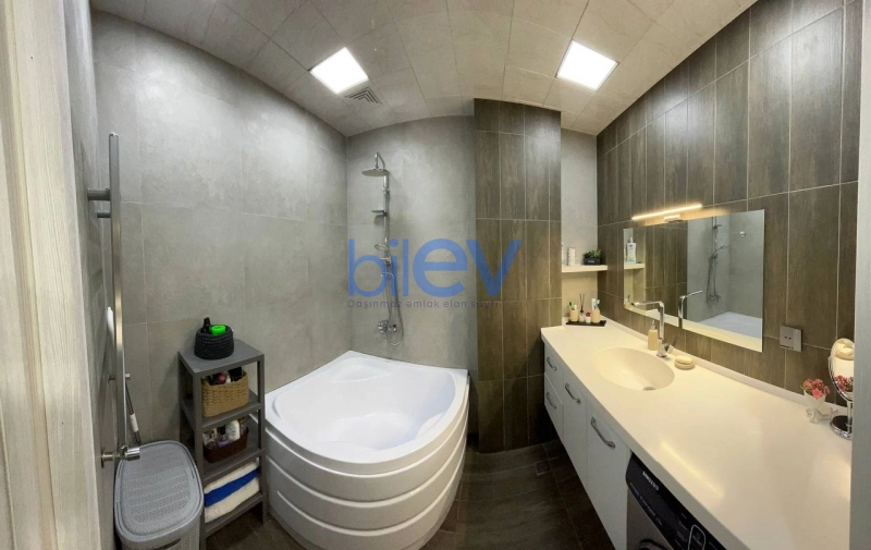 Satış 3 otaqlı Yeni Tikili bina evi  136m², Bakı
