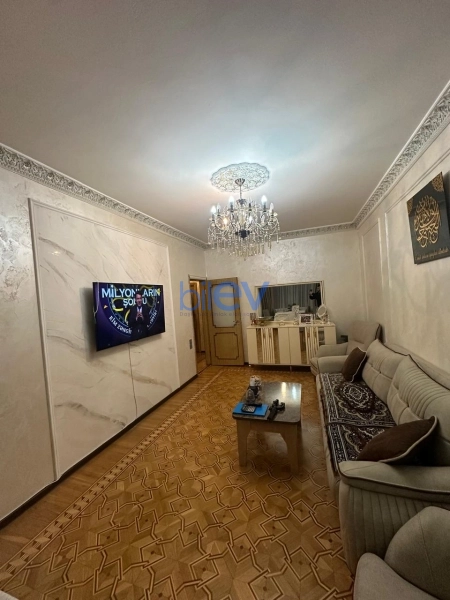 Satış 4 otaqlı Köhnə Tikili bina evi  100m², Bakı