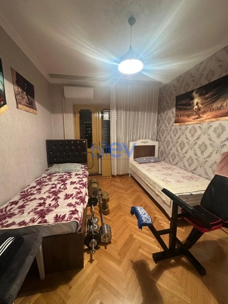 Satış 4 otaqlı Köhnə Tikili bina evi  100m², Bakı