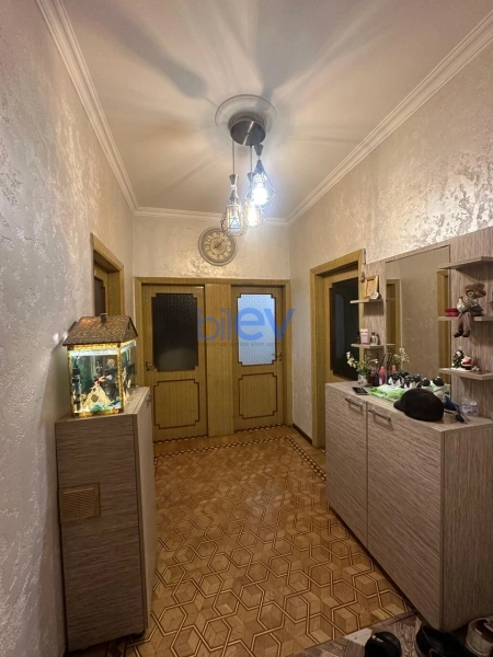 Satış 4 otaqlı Köhnə Tikili bina evi  100m², Bakı