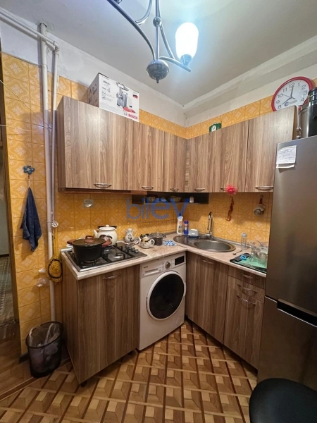 Satış 4 otaqlı Köhnə Tikili bina evi  100m², Bakı