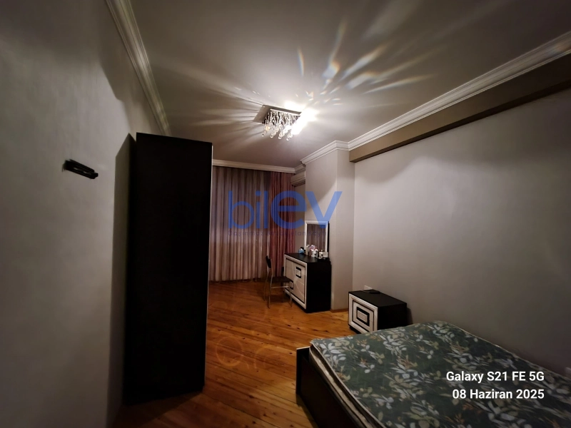 Aylıq Kirayə 2 otaqlı Yeni Tikili bina evi  90m², Bakı