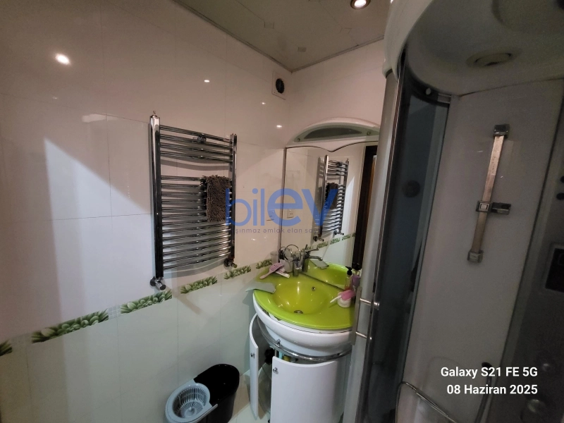 Aylıq Kirayə 2 otaqlı Yeni Tikili bina evi  90m², Bakı