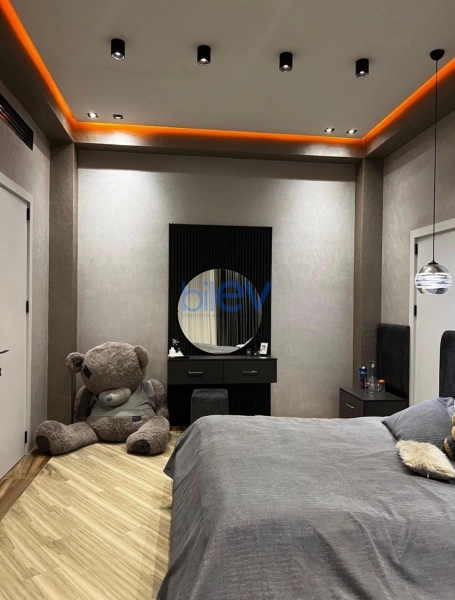 Satış 8 otaqlı Həyət evi  800m², Bakı