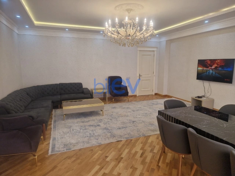 Aylıq Kirayə 3 otaqlı Yeni Tikili bina evi  151m², Bakı