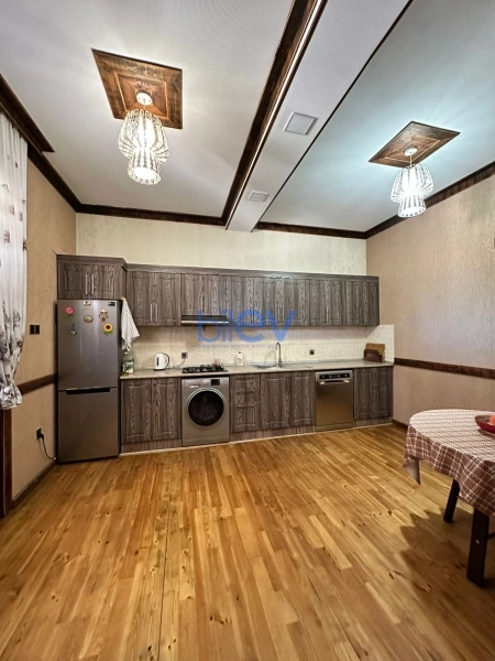 Satış 4 otaqlı Bağ evi  220m², Bakı