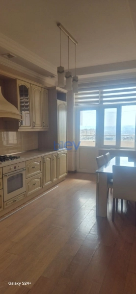 Aylıq Kirayə 2 otaqlı Yeni Tikili bina evi  80m², Bakı
