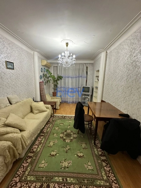 Satış 2 otaqlı Köhnə Tikili bina evi  60m², Bakı