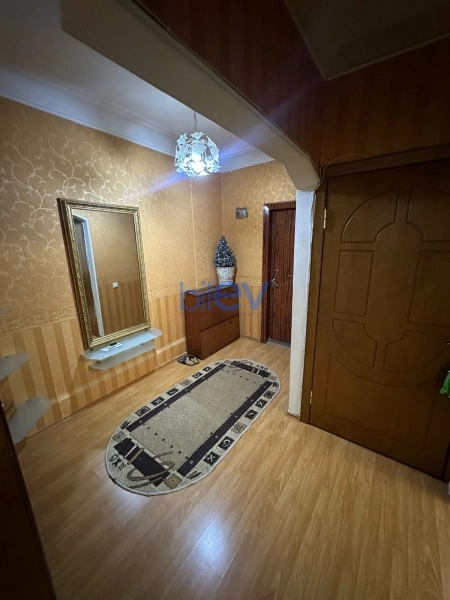 Satış 2 otaqlı Köhnə Tikili bina evi  60m², Bakı