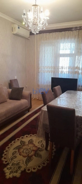 Satış 5 otaqlı Köhnə Tikili bina evi  120m², Bakı