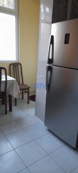 Satış 5 otaqlı Köhnə Tikili bina evi  120m², Bakı