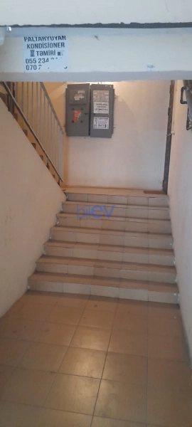 Satış 5 otaqlı Köhnə Tikili bina evi  120m², Bakı