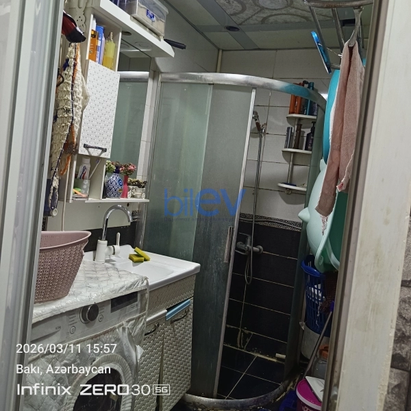 Satış 2 otaqlı Köhnə Tikili bina evi  70m², Bakı