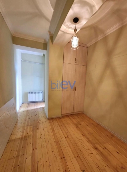 Aylıq Kirayə 3 otaqlı Yeni Tikili bina evi  77m², Bakı
