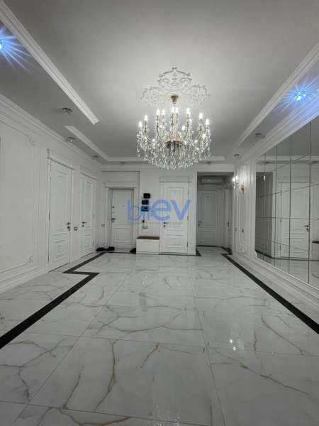 Satış 3 otaqlı Yeni Tikili bina evi  187m², Bakı