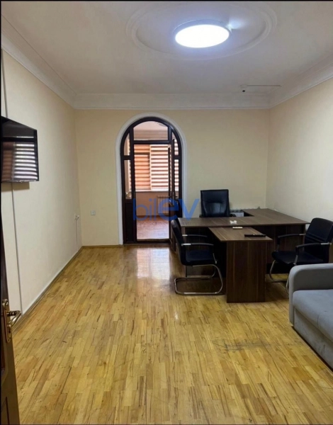 Aylıq Kirayə 4 otaqlı Ofis  90m², Bakı