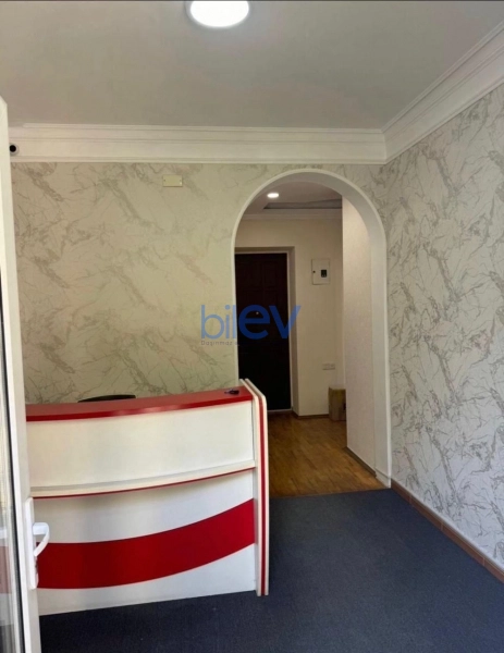 Aylıq Kirayə 4 otaqlı Ofis  90m², Bakı