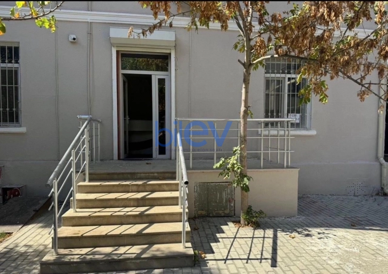 Aylıq Kirayə 4 otaqlı Ofis  90m², Bakı