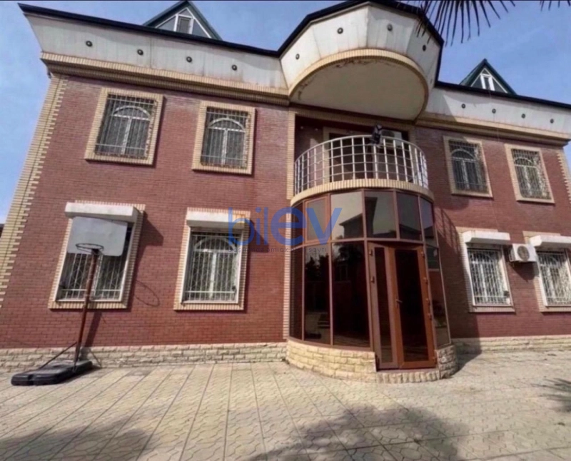 Aylıq Kirayə 12 otaqlı Həyət evi  910m², Bakı