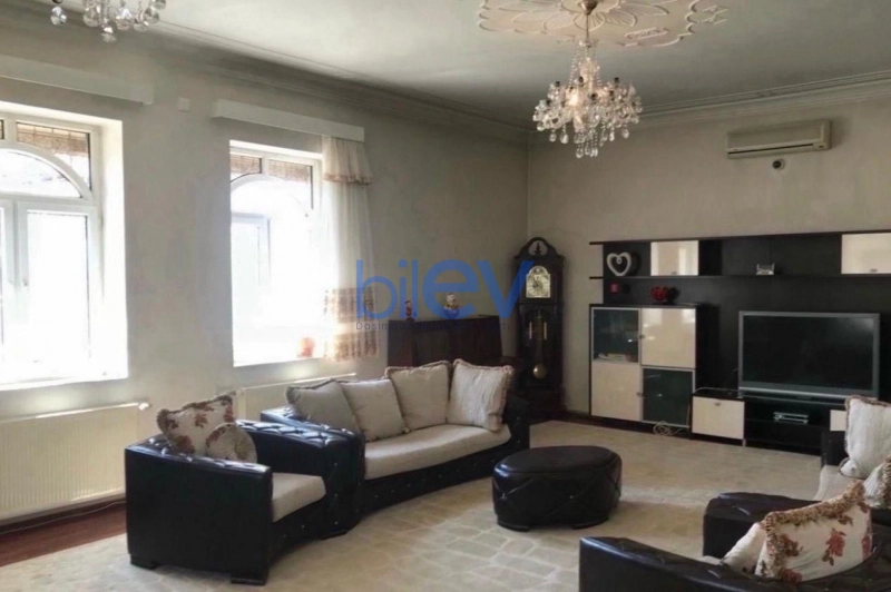 Aylıq Kirayə 12 otaqlı Həyət evi  910m², Bakı