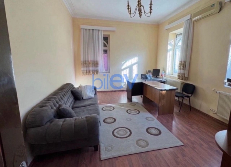 Aylıq Kirayə 12 otaqlı Həyət evi  910m², Bakı