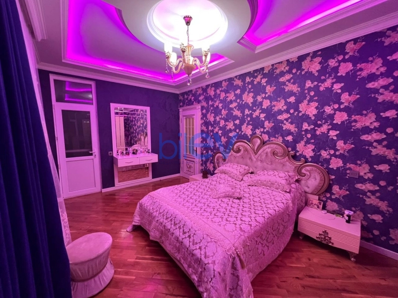 Satış 3 otaqlı Yeni Tikili bina evi  135m², Bakı