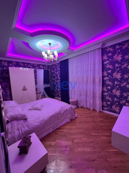 Satış 3 otaqlı Yeni Tikili bina evi  135m², Bakı