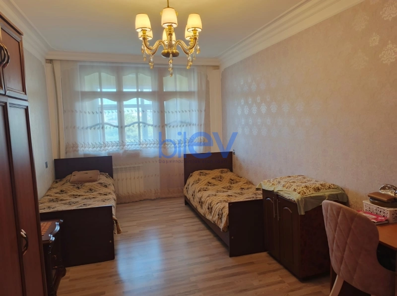 Satış 4 otaqlı Köhnə Tikili bina evi  100m², Bakı