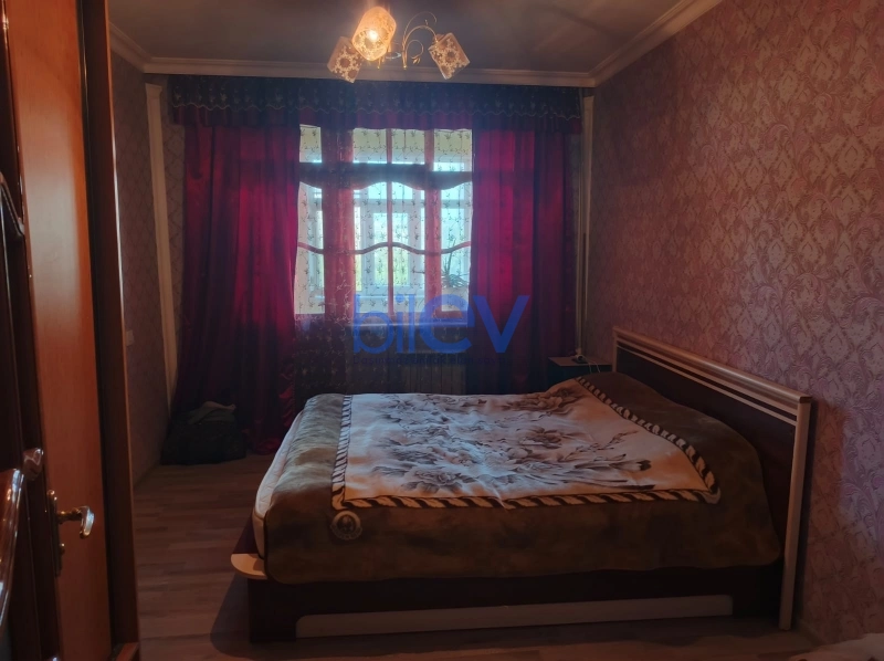 Satış 4 otaqlı Köhnə Tikili bina evi  100m², Bakı