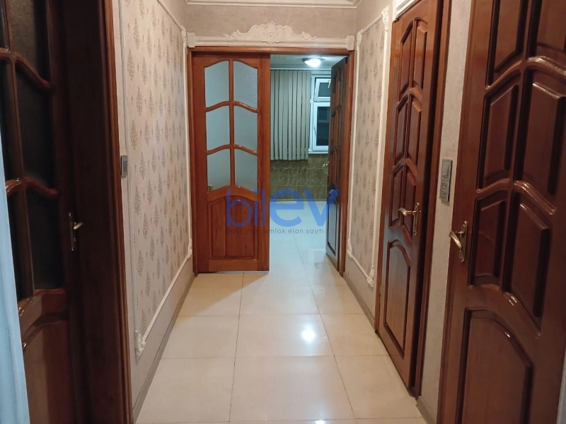 Satış 4 otaqlı Köhnə Tikili bina evi  100m², Bakı