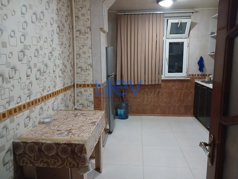 Satış 4 otaqlı Köhnə Tikili bina evi  100m², Bakı
