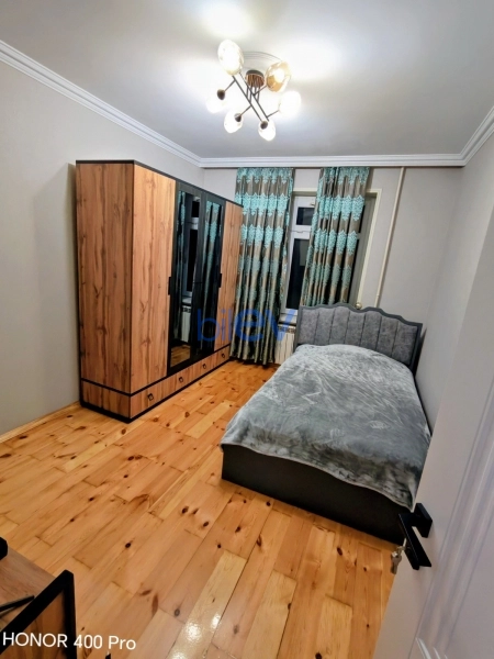 Satış 4 otaqlı Köhnə Tikili bina evi  100m², Bakı