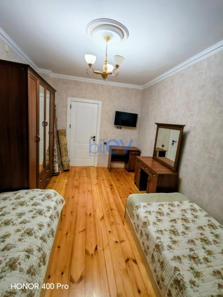 Satış 4 otaqlı Köhnə Tikili bina evi  100m², Bakı