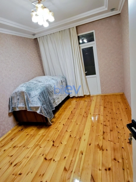 Satış 4 otaqlı Köhnə Tikili bina evi  100m², Bakı
