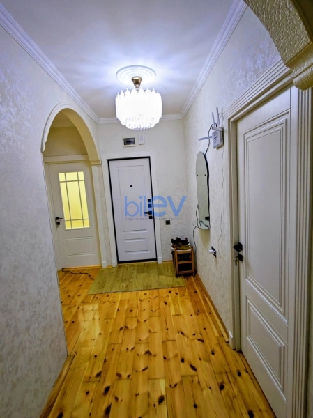 Satış 4 otaqlı Köhnə Tikili bina evi  100m², Bakı