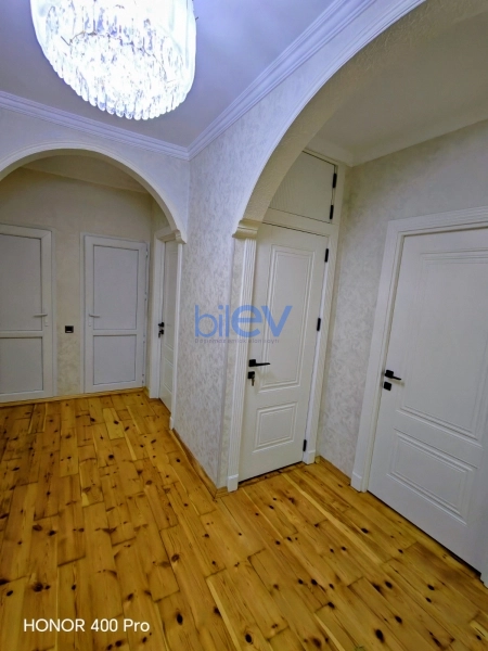 Satış 4 otaqlı Köhnə Tikili bina evi  100m², Bakı