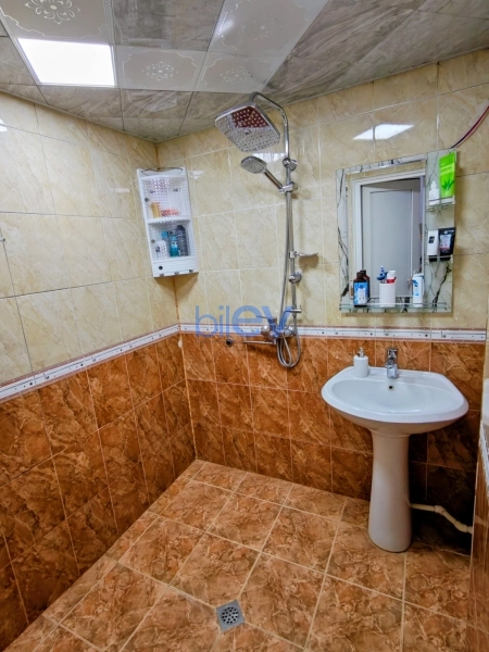 Satış 4 otaqlı Köhnə Tikili bina evi  100m², Bakı