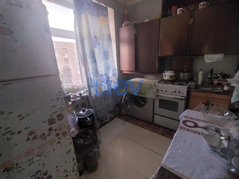 Satış 2 otaqlı Köhnə Tikili bina evi  48m², Bakı