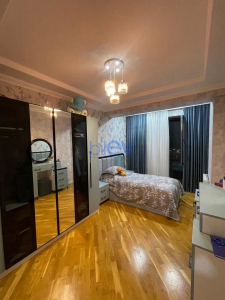Satış 4 otaqlı Yeni Tikili bina evi  146m², Bakı