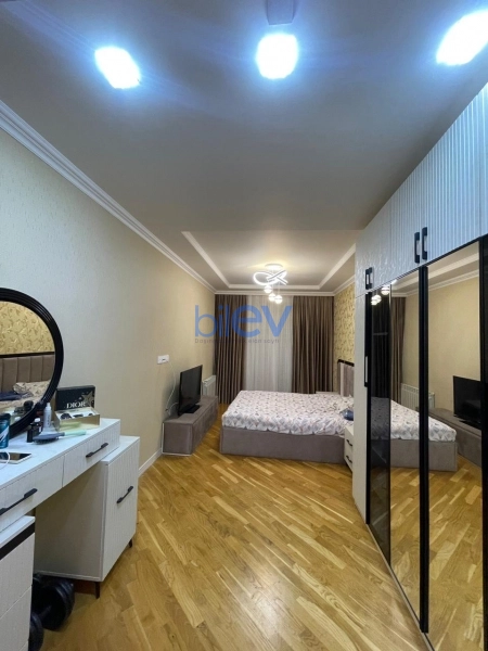 Satış 4 otaqlı Yeni Tikili bina evi  146m², Bakı
