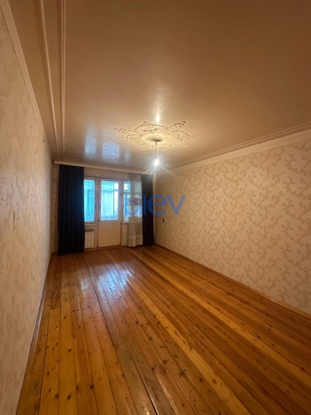 Satış 3 otaqlı Köhnə Tikili bina evi  75m², Bakı