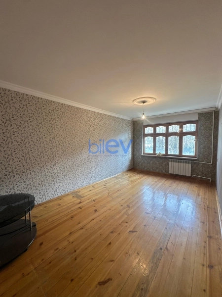 Satış 3 otaqlı Köhnə Tikili bina evi  75m², Bakı
