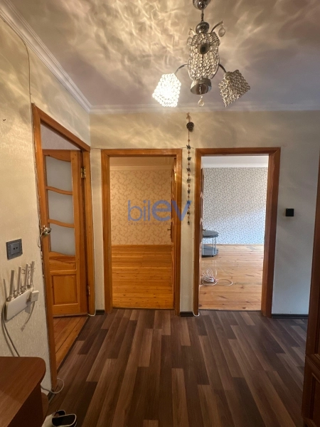 Satış 3 otaqlı Köhnə Tikili bina evi  75m², Bakı