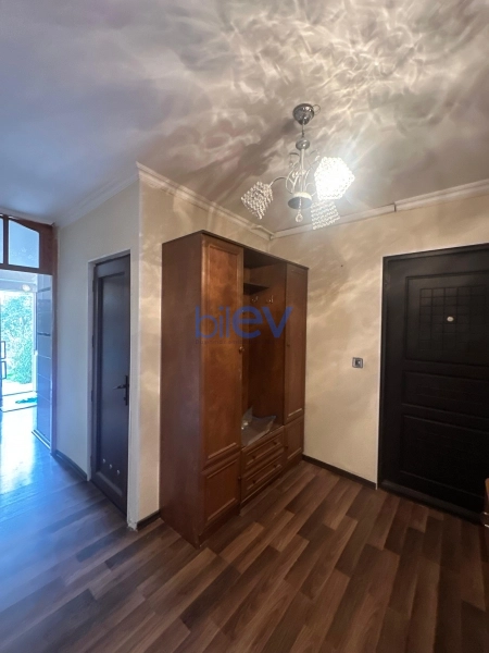 Satış 3 otaqlı Köhnə Tikili bina evi  75m², Bakı