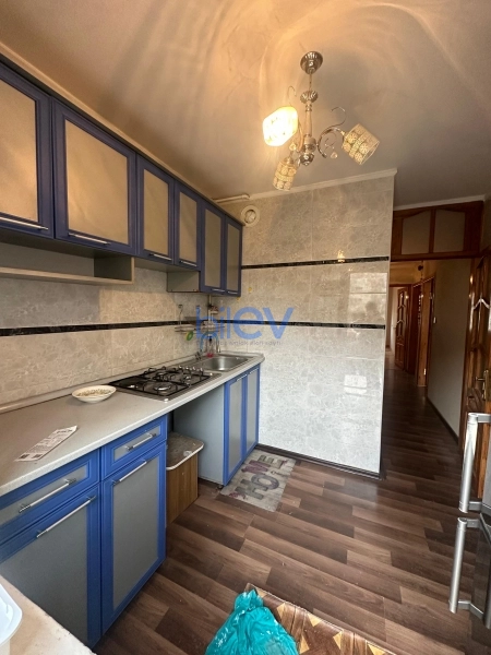 Satış 3 otaqlı Köhnə Tikili bina evi  75m², Bakı