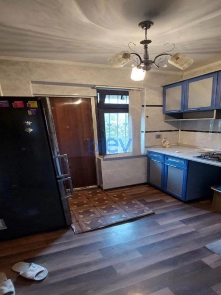 Satış 3 otaqlı Köhnə Tikili bina evi  75m², Bakı
