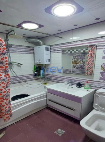 Satış 3 otaqlı Köhnə Tikili bina evi  75m², Bakı