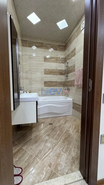 Satış 3 otaqlı Yeni Tikili bina evi  108m², Bakı