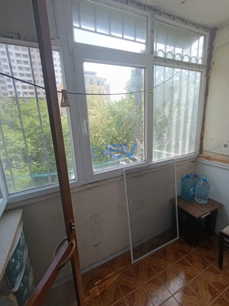 Aylıq Kirayə 3 otaqlı Köhnə Tikili bina evi  75m², Bakı