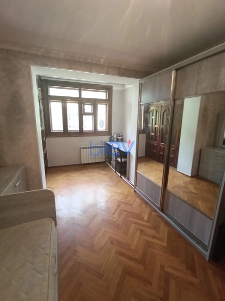 Aylıq Kirayə 3 otaqlı Köhnə Tikili bina evi  75m², Bakı